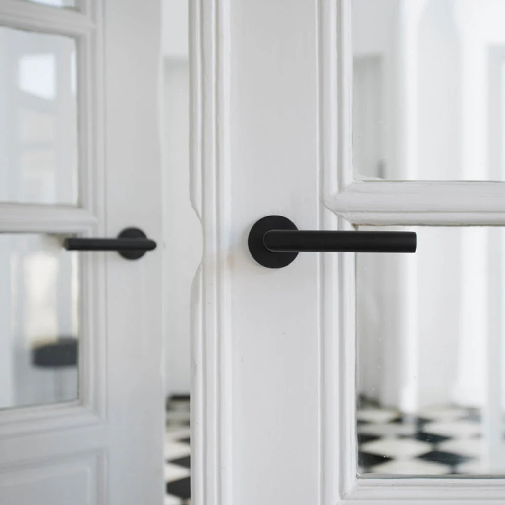 BASICS LBIII-19 Door Lever
