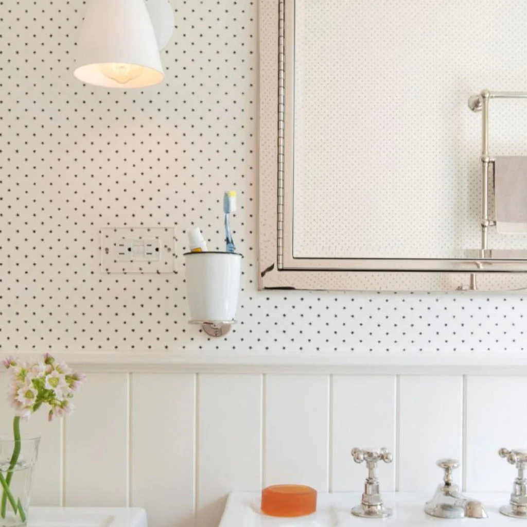 Invisible Plate 1 Gang Outlet by Forbes & Lomax - Image 5