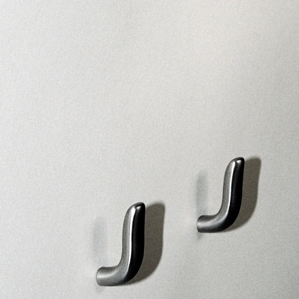 Iris Hook - Image 13