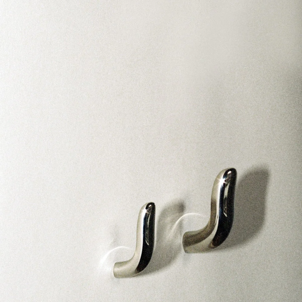Iris Hook - Image 2