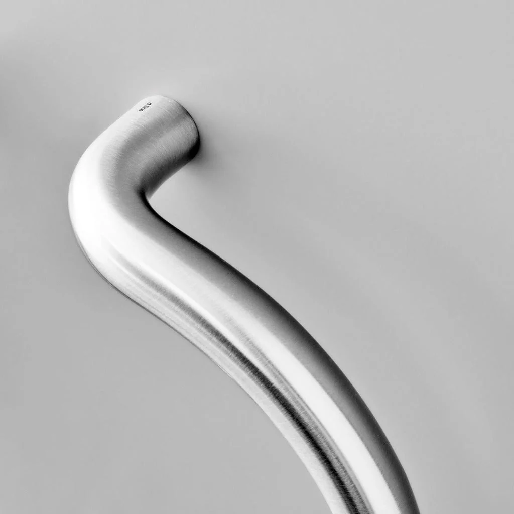 Knud Pull Circular Handle for Single Sided Doors - Image 2