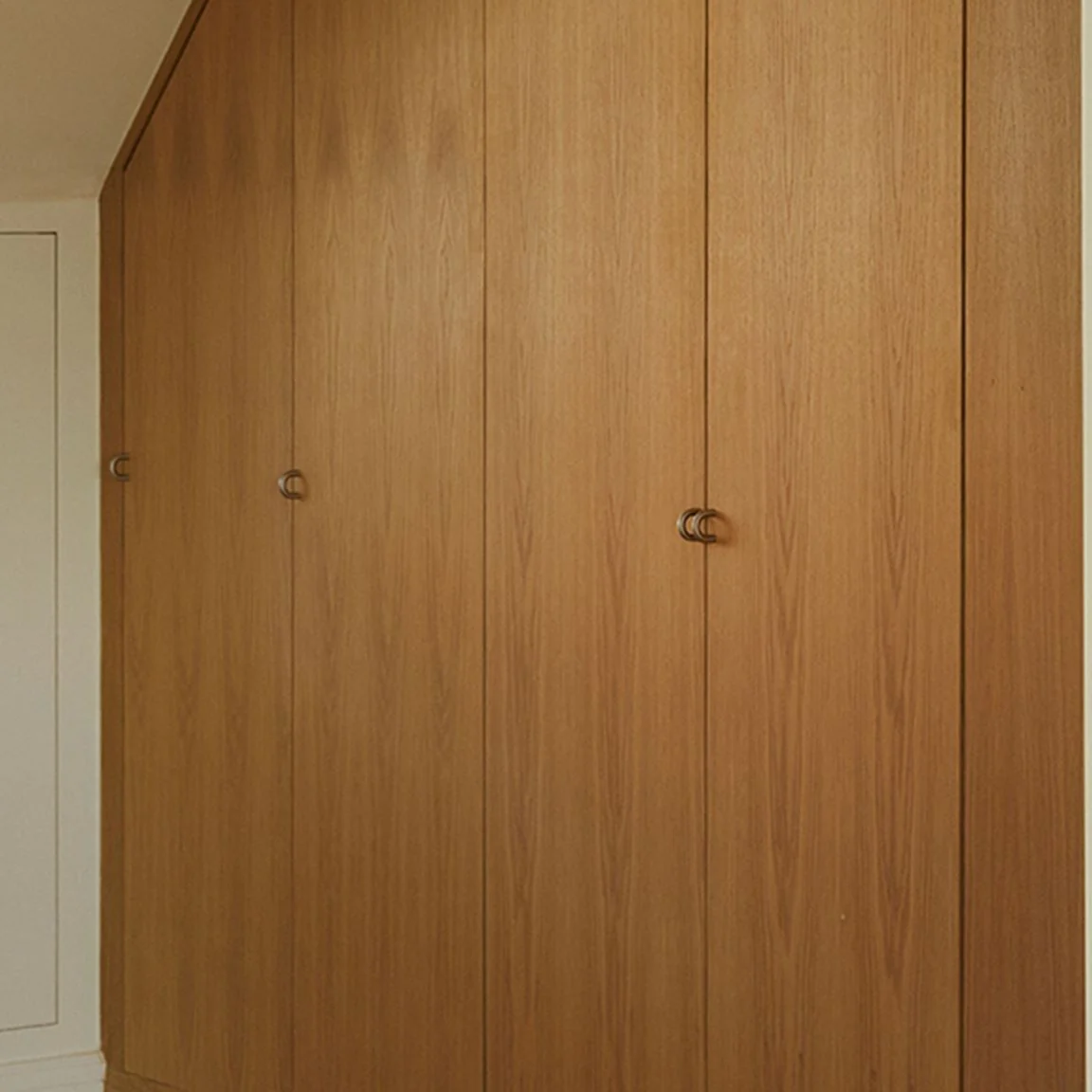 Knud Curved Cabinet Pull - Image 3