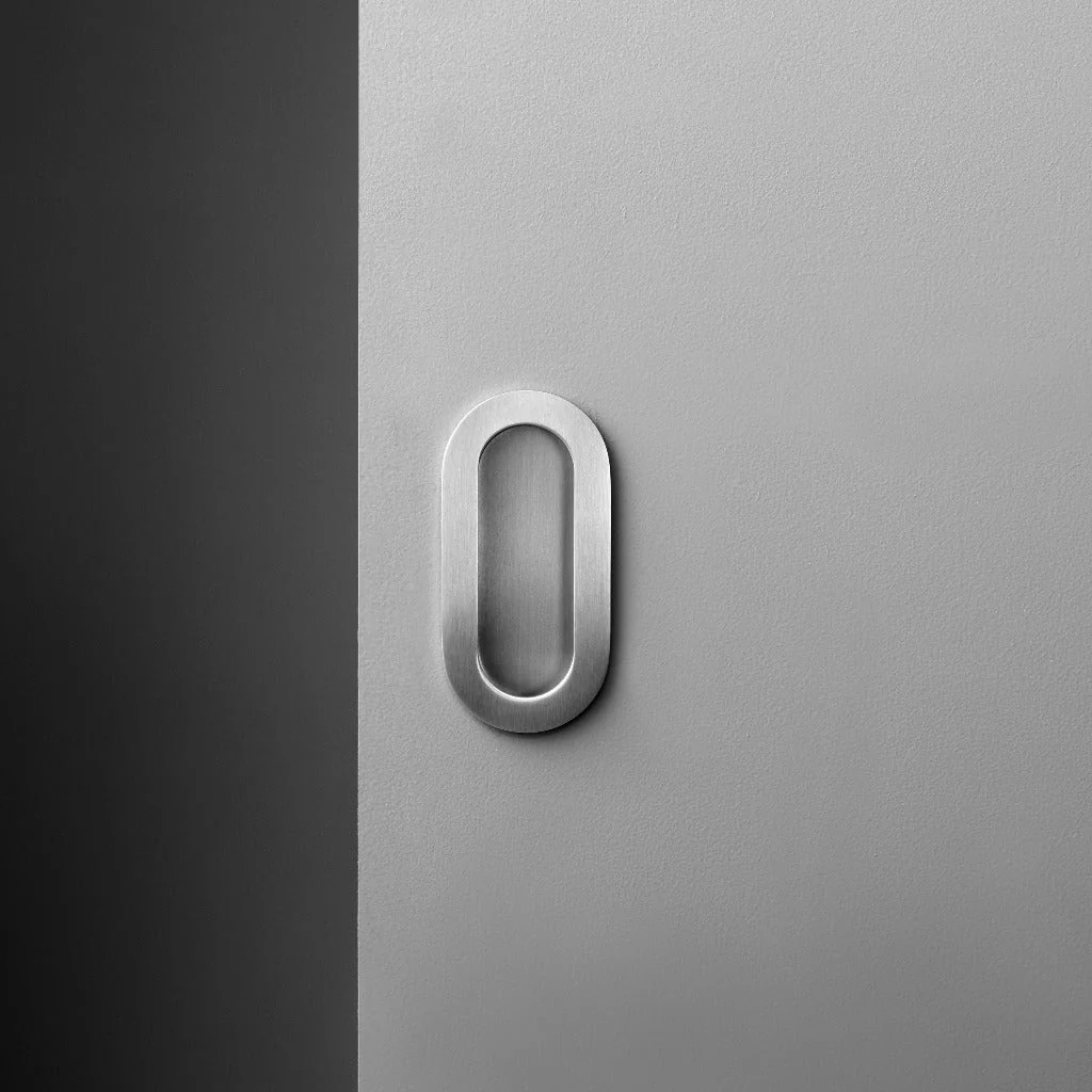 Knud Oval Flush Pull - Image 4