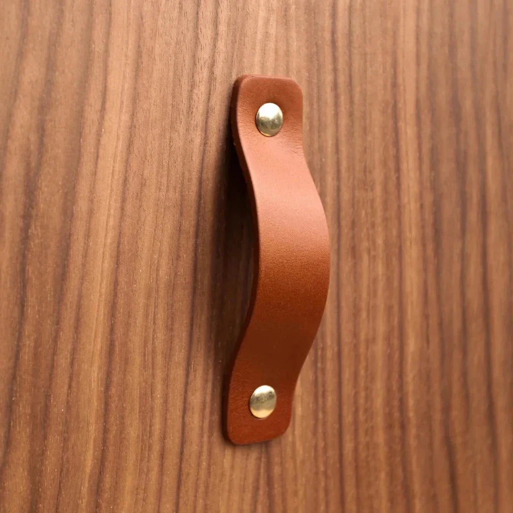 SP02 Smooth Leather Strap Pull - Image 3